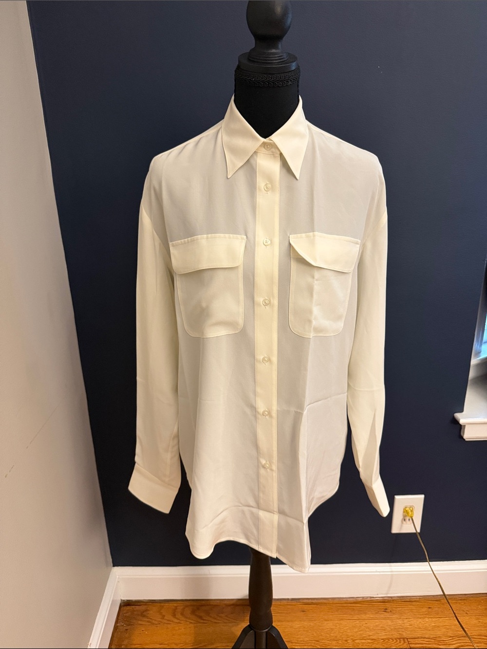 NWT Lauren Ralph Lauren 100% Silk Ivory Button Front Blouse Small - Picture 2 of 8